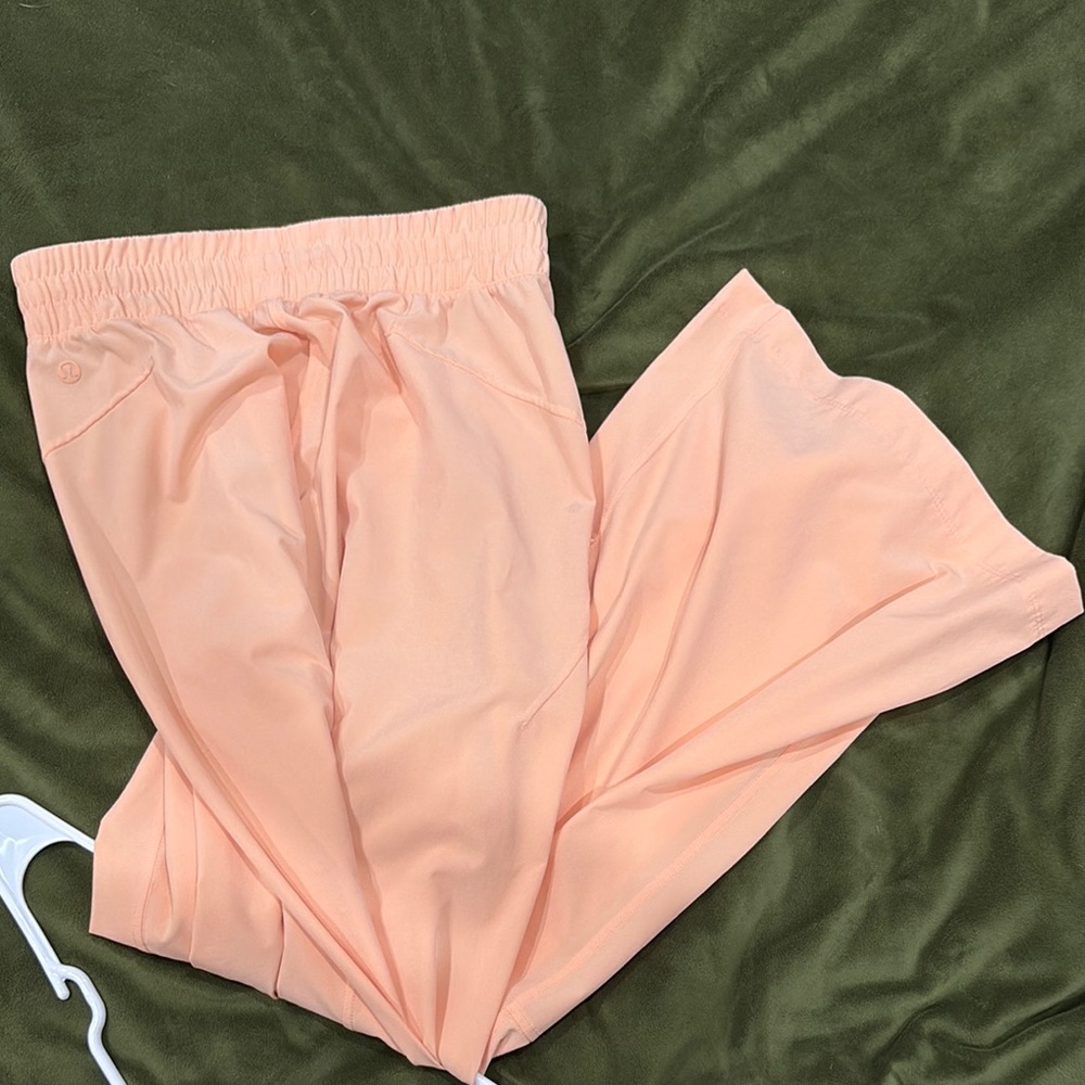 Lululemon Mid-Rise Wide Leg pants